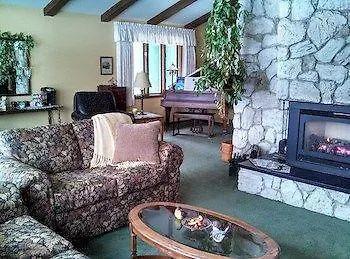 Pinehaven Bed & Breakfast